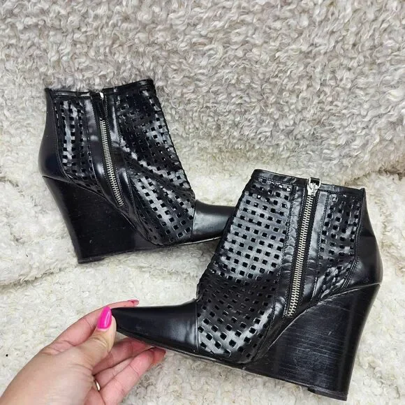 Sandro Paris Black Laser Cutout Leather Wedge‎ Ankle Boots sz 39 - Picture 8 of 8